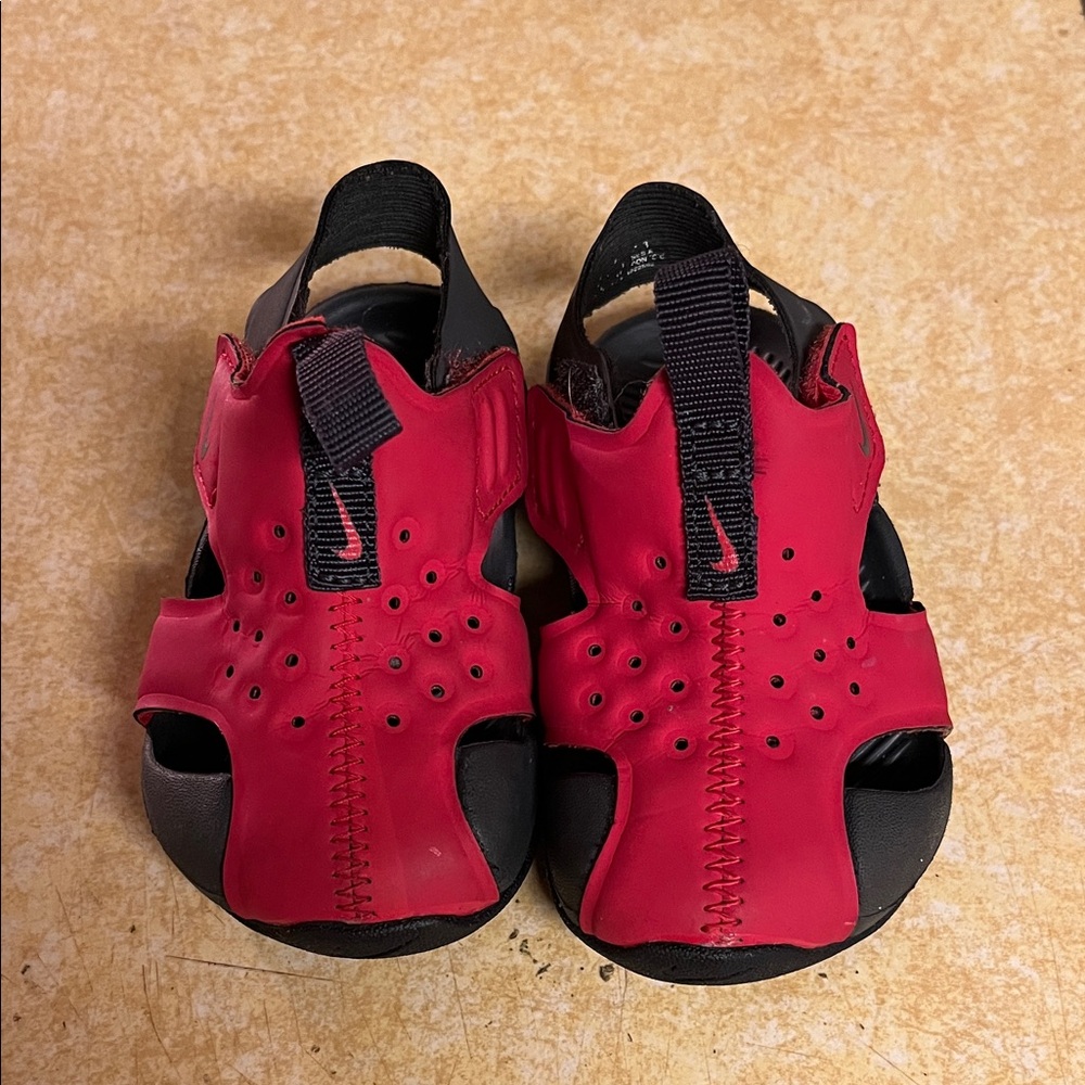 Nike Sunday Infant Red & Black Sandals